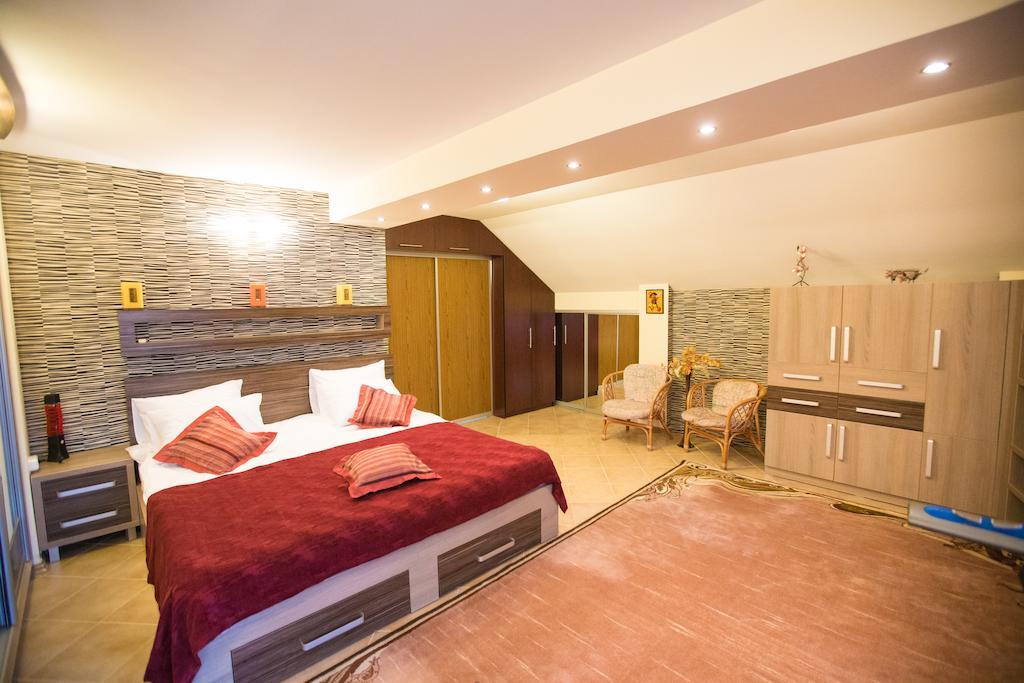 Hotel Home Sweet Home Kişinev Oda fotoğraf